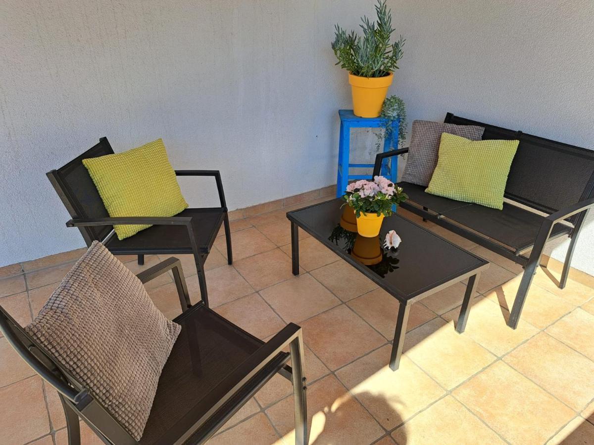 Family Apartment In Center Of Murter Exterior foto